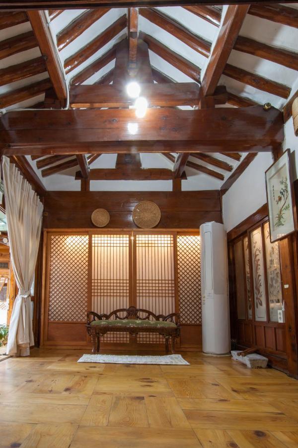 Dongmyo Hanok Sihwadang - Private Korean Style House In The City Center With A Beautiful Garden Seul Exterior foto